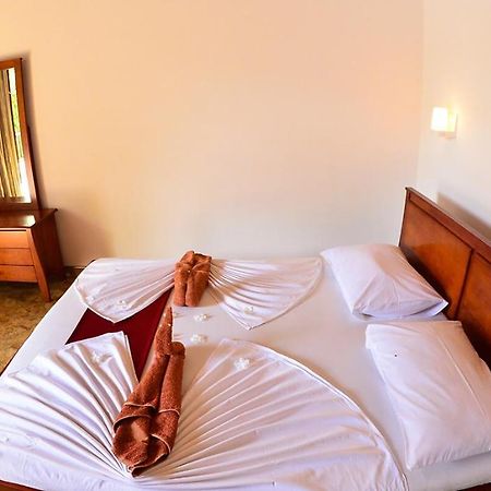 Green Shadows Beach Hotel واديوفا المظهر الخارجي الصورة